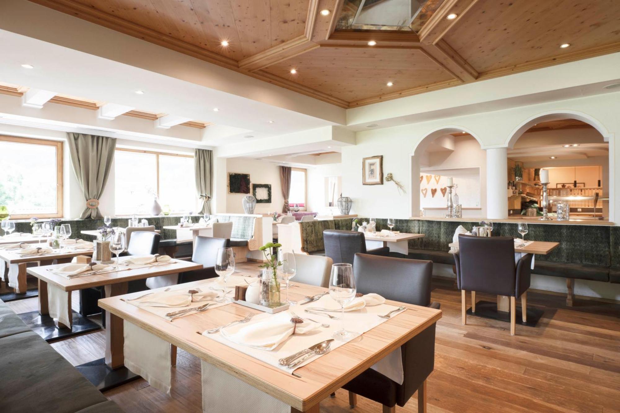 Lifestylepanoramahotel Erika Superior Neustift im Stubaital Bagian luar foto