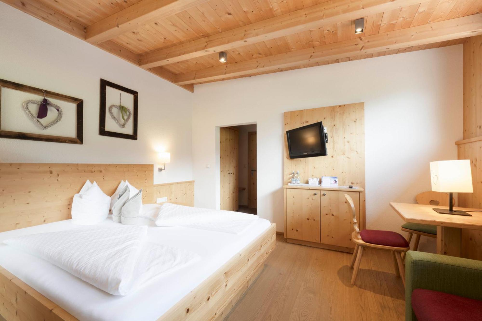 Lifestylepanoramahotel Erika Superior Neustift im Stubaital Bagian luar foto